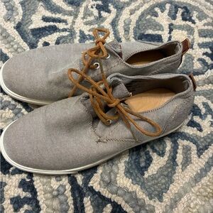 Kids Gray Sneakers with Brown Laces